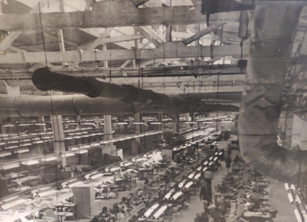 К концу 1980-х годов на заводе выпускали до 120 тысяч пар обуви в сутки, а в штате работало около 6000 тысяч сотрудников.